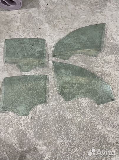 Стекло двери переднее правое bmw f30