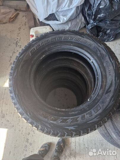 Bridgestone Blizzak DM-V1 265/65 R17