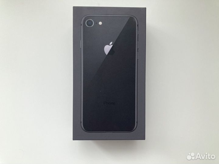Коробка от iPhone 8 и iPhone 6