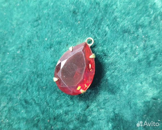 Кулон подвеска Капля 28*19мм Красный камень Чехия