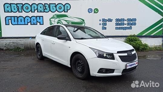 Кронштейн генератора Chevrolet Cruze 96852142