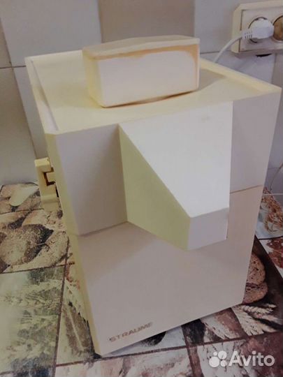 Кухонный комбайн(соковыжималка.)