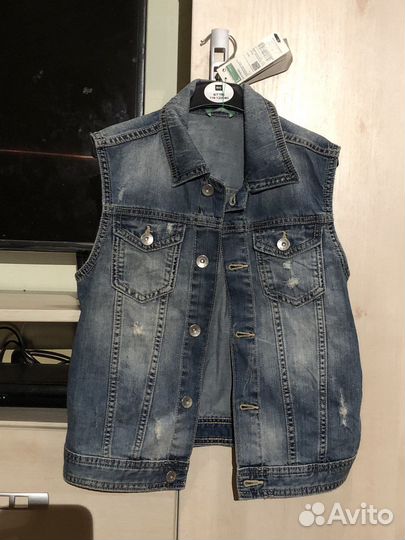 Джинсовая жилетка для мальчика Benetton р140