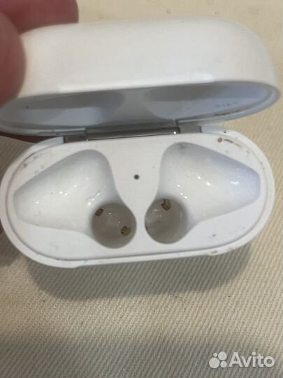 Наушники AirPods оригинальные, только один наушник