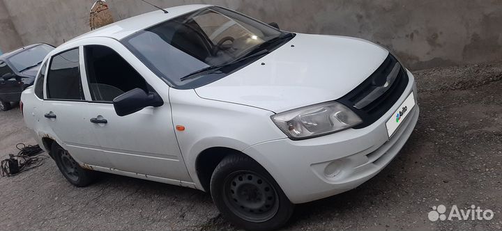 LADA Granta 1.6 МТ, 2012, битый, 500 000 км