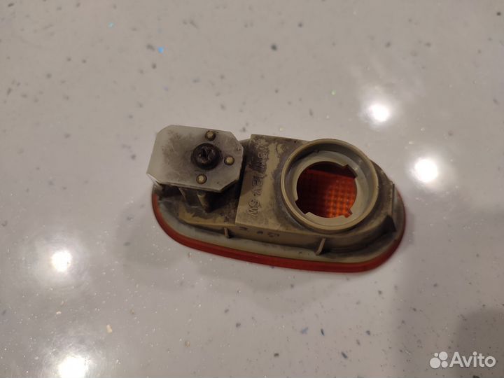 Поворотник mitsubishi pajero 98г, 1132-215