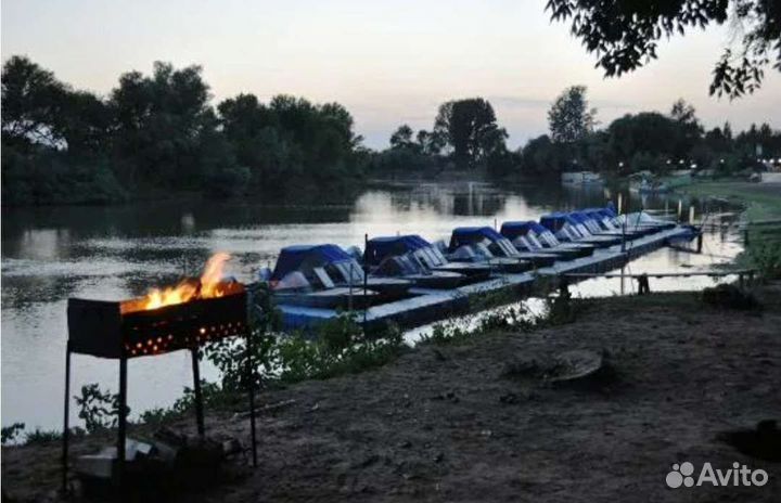 Стоянка лодок катеров