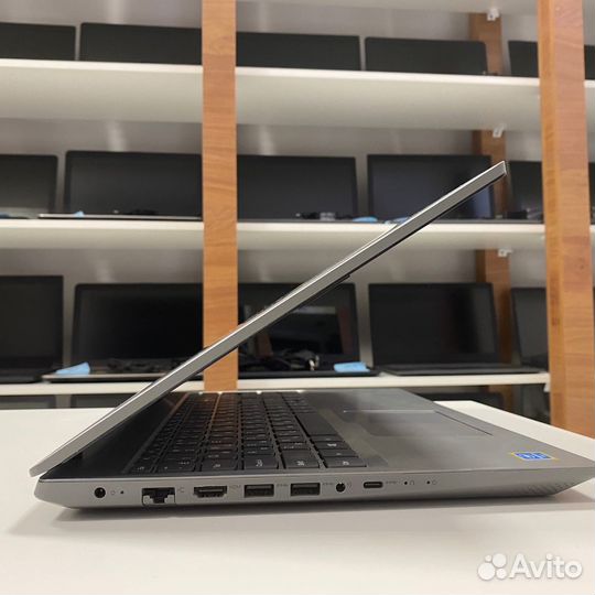 Ноутбук Lenovo 2022 года