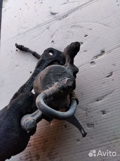 Суппорт Hyundai Accent передний правый