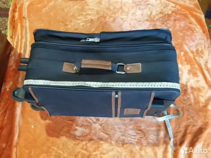 Чемоданы и ящик СССР и сумки на колесах