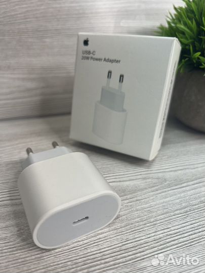 Адаптер блок на Type-C 20W USB-C