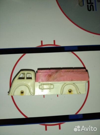 Игрушки СССР. Собачка. Грузовик