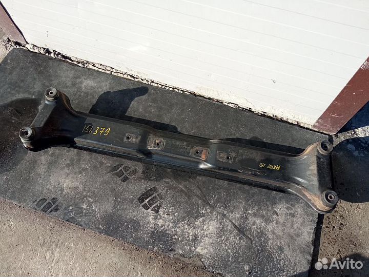 Балка под кпп Mitsubishi pajero IV