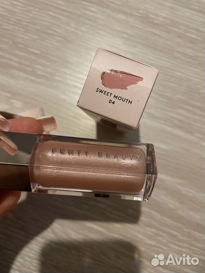 Fenty Gloss Bomb Universal Lip Luminizer