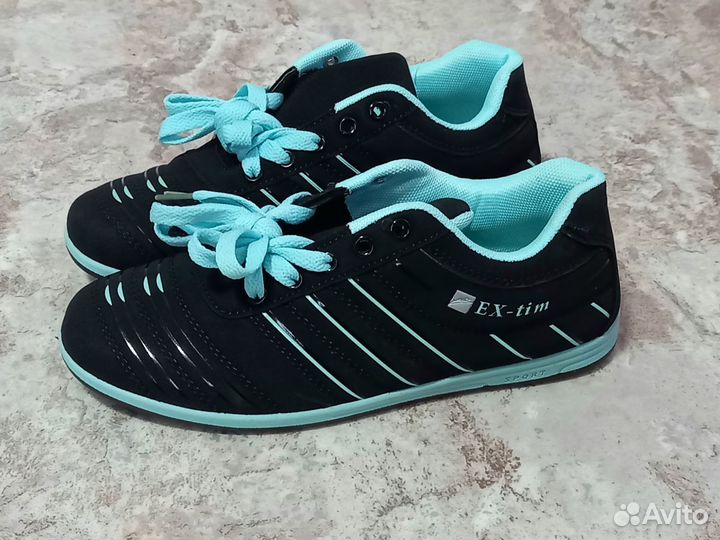 Кроссовки для девочки новые 35-36
