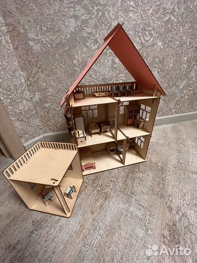 Домик кукольный