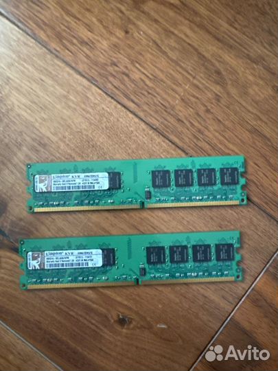 Оперативная память Kingston DDR2 1 gb