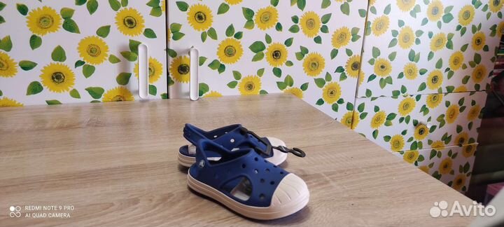 Crocs bump сандали с7