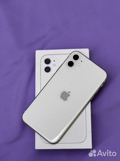 iPhone 11 128GB белый
