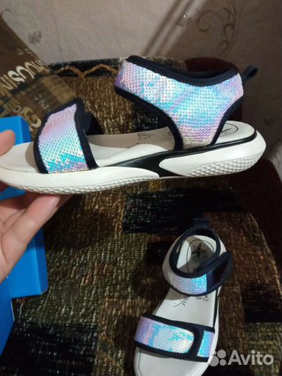 Сандалии для девочки