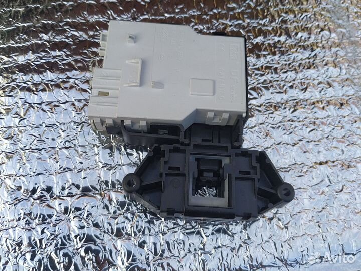 Замок люка сма лджи