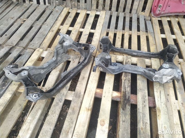 Подрамник передний Mercedes W203