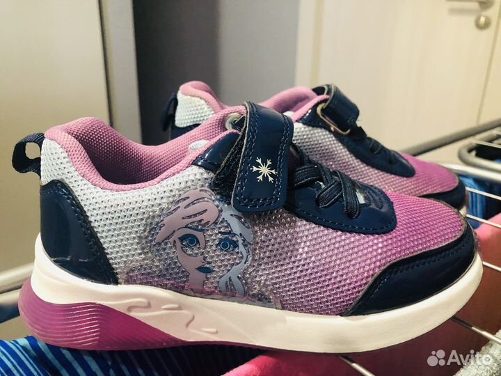 Кроссовки для девочки