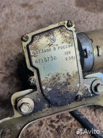 Задний моторчик стеклоочистителя приора универсал