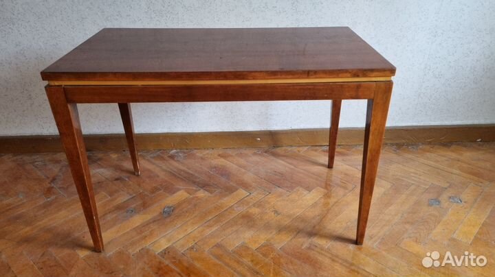 Журнальный столик из массива дерева