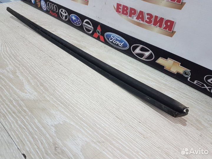 Молдинг лобового стекла передний левый Audi A6 C7