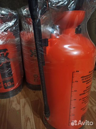 Опрыскиватель садовый Жук 10л