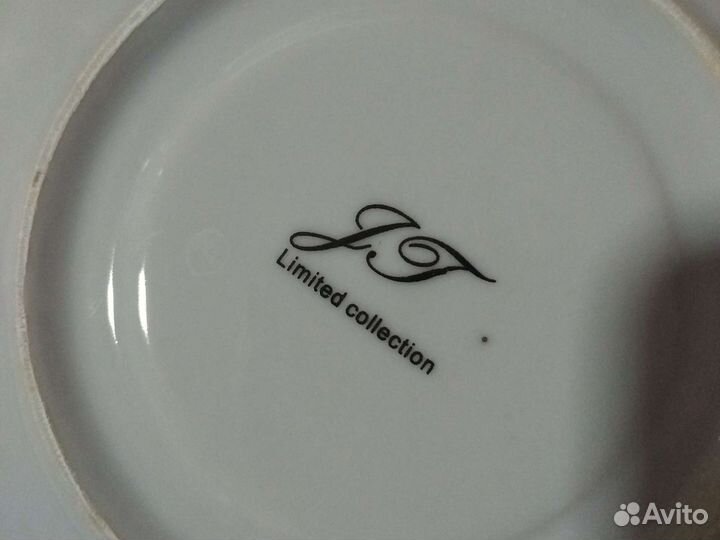 Чайные чашки с блюдцами