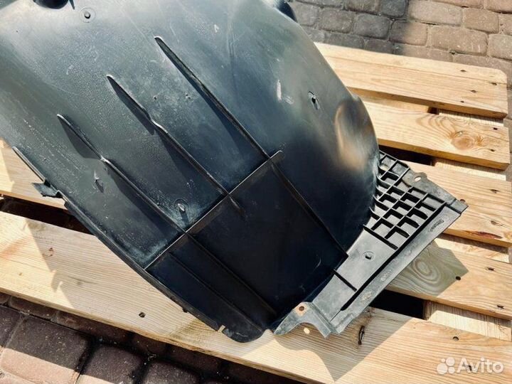 Подкрылок левый передний Porsche Panamera 970