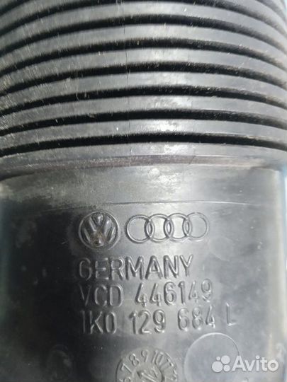 Патрубок воздушного фильтра Volkswagen Passat B7