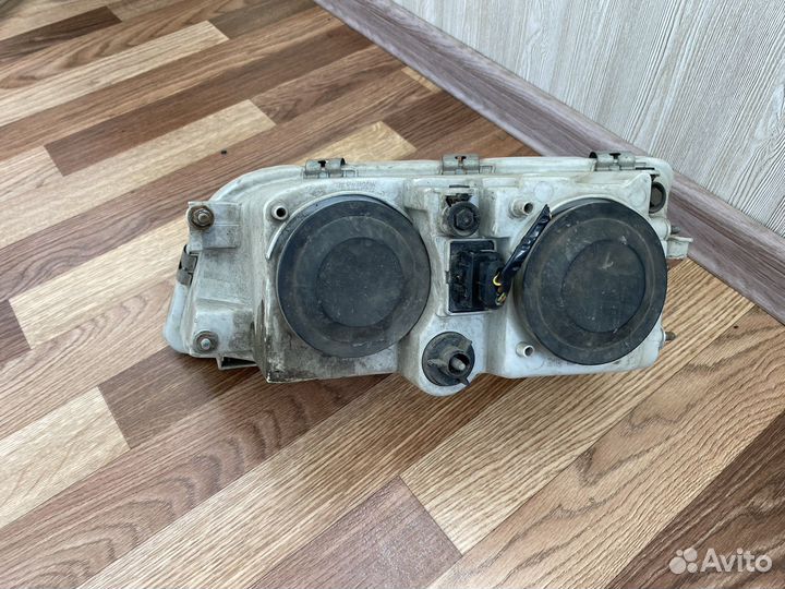 Фара правая передняя