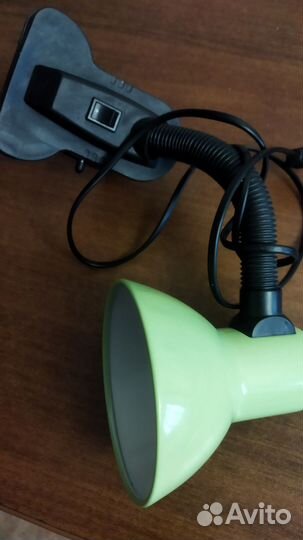 Лампа настольная на прищепке