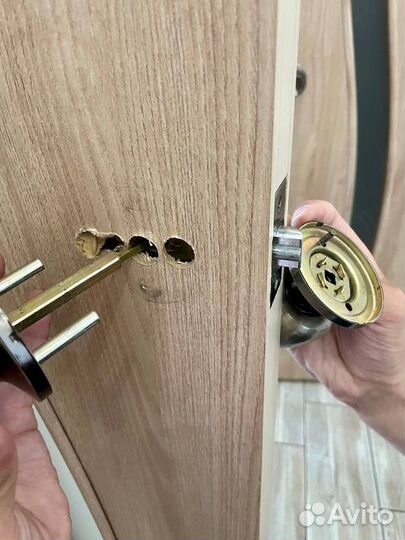 Ремонт и замена дверных ручек/ мастер на час