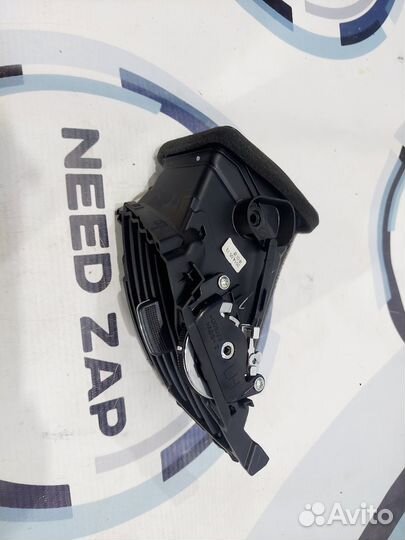 Дефлектор воздушный правый Kia Sportage 3 SL