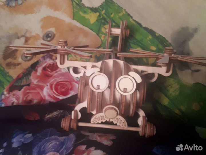 Коллекц.игрушка.якубович. из дерева