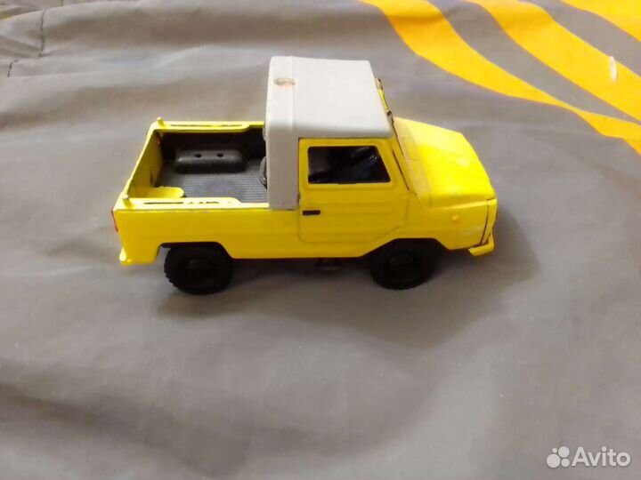 Луаз модель.1:43. Китай