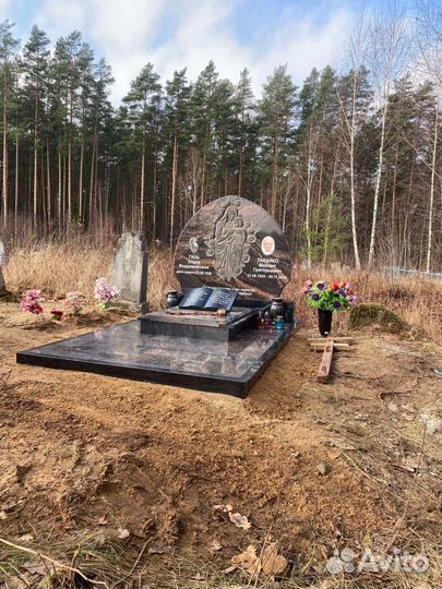 Памятники из натурального камня