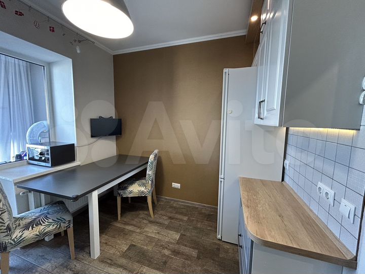 2-к. квартира, 60 м², 9/10 эт.