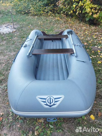 Продам лодку Флагман 320 L (облегченная)