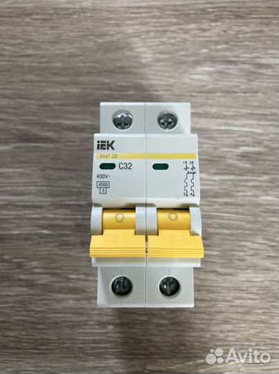 Автоматический выключатель 32A IEK