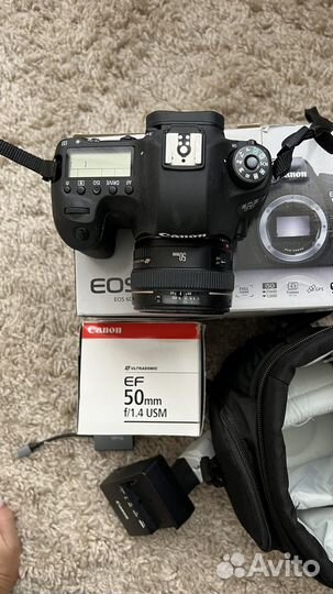 Зеркальный фотоаппарат canon