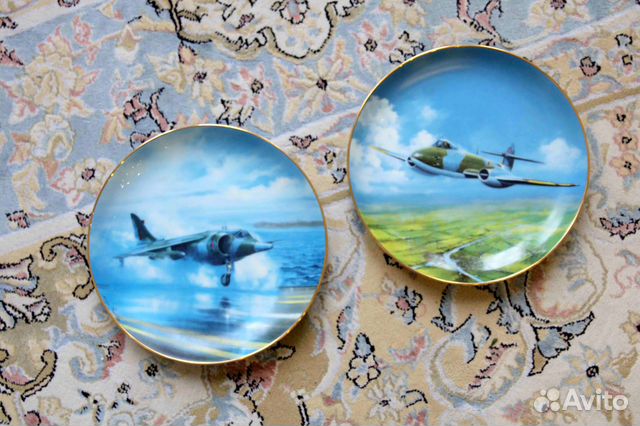 Фарфоровая, коллекционная тарелка. Самолеты