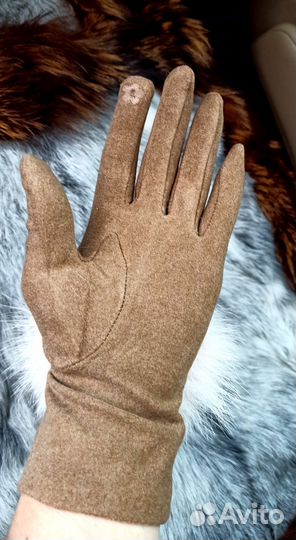 Перчатки женские чёрные и бежевые