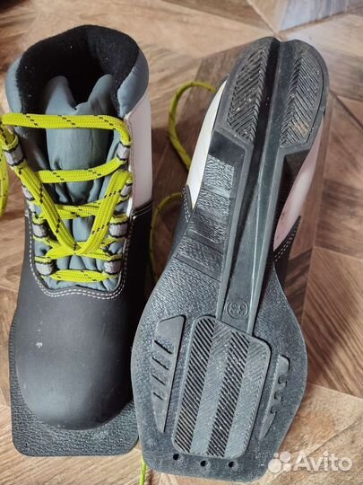 Лыжные ботинки 33р