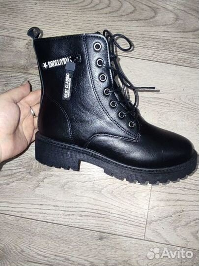 Ботинки весенние новые