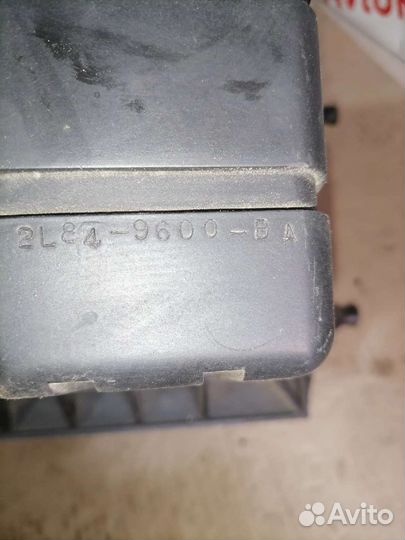 Корпус воздушного фильтра Ford Maverick